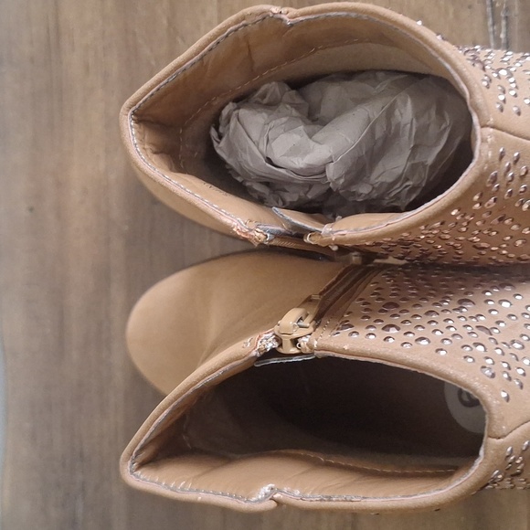 Studded Tan Ankle Boots Size 6M - Picture 7 of 9